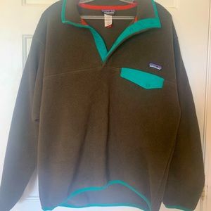 M Brown Patogonia pullover